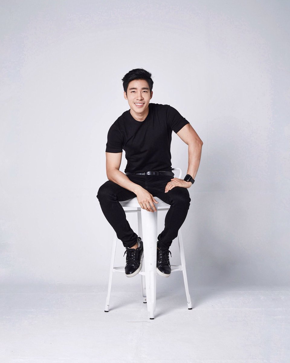 NATsakdatorn's tweet photo. 11 ปีแล้วนะ ... ยังจำวันแรกที่เราเจอกันได้อยู่มั้ย? :)

#AF4flashback #july2018 #photoshoot https://t.co/7m2nx55GAZ