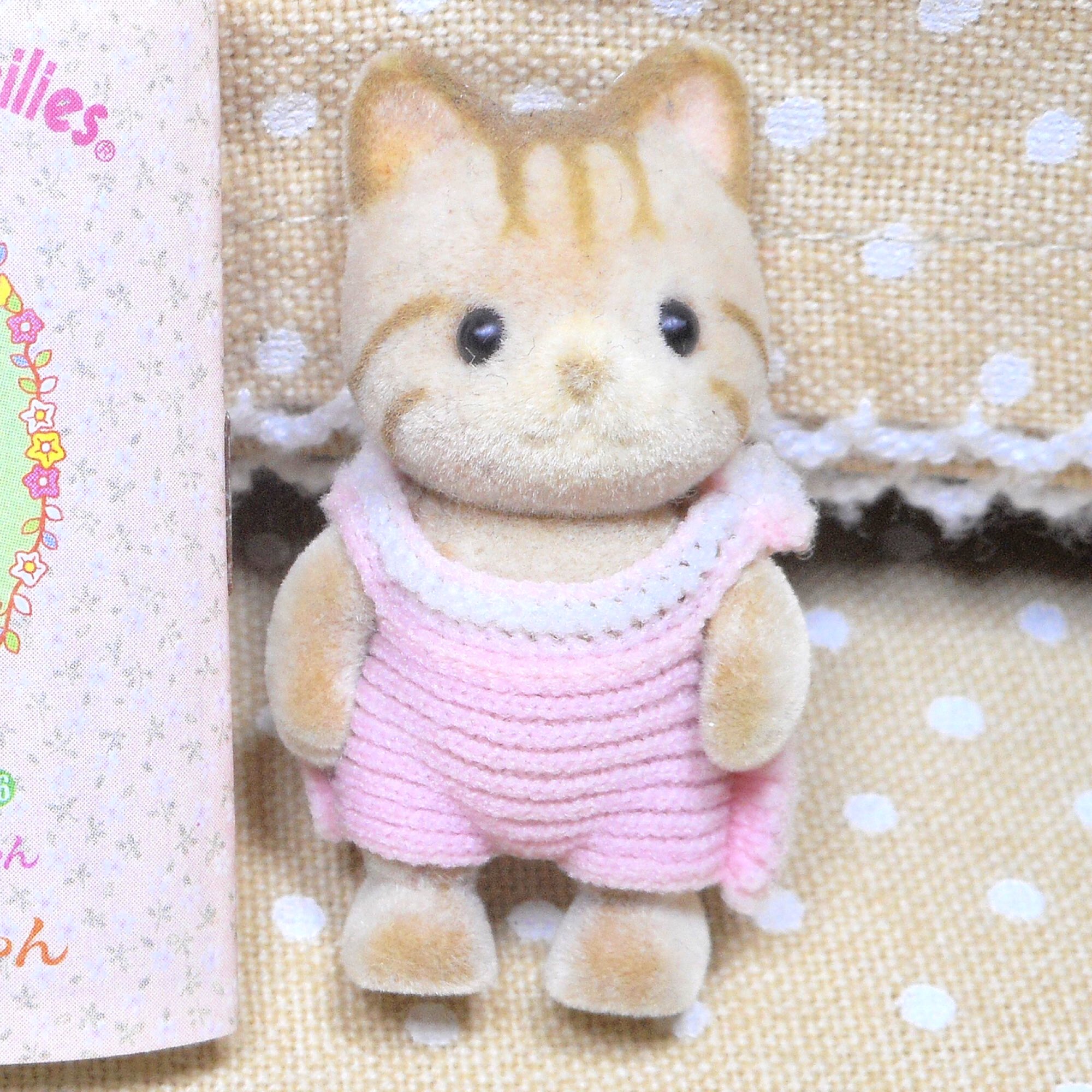 しづか シルバニアファミリー シルバニア の 昔のシマネコの赤ちゃんです 田舎にはこのシマネコが売っておらず 欲しかったのを思い出します ネコというと 野良猫が家に住みついて 可愛いけど困っております エサあげてる訳 しづか シルバニアファミリー シルバニア の 昔のシマネコの赤ちゃんです 田舎にはこのシマネコが売っておらず 欲しかったのを思い出します ネコというと 野良猫が家に住みついて 可愛いけど困っております エサあげてる訳