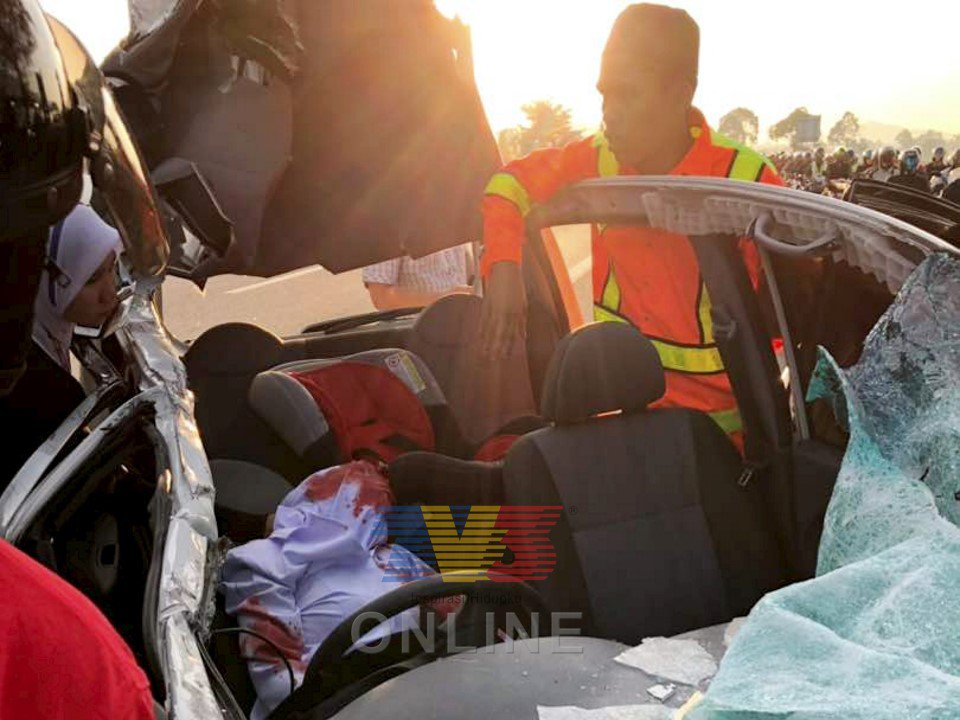 Buletin Tv3 On Twitter Kemalangan Maut Membabitkan Tiga Kenderaan Di Km 8 1 Lebuhraya Butterworth Kulim Bke Kubang Semang Pulau Pinang Foto Orang Awam Https T Co Cugovyawq2