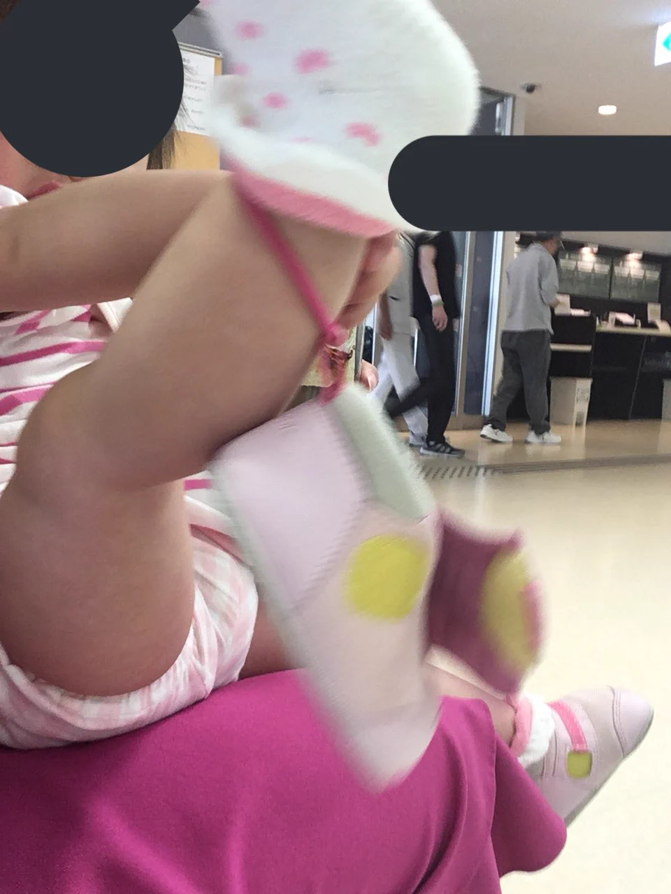 子供がいる人は必見？！靴をなくさないためのヘアゴムが優秀ｗｗ