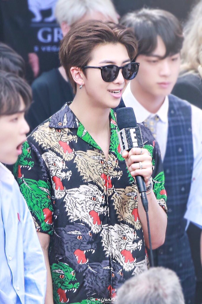 evxnIee's tweet image. kim namjoon is the best leader. he's the most intellectual man i know. he's so precious and amazing and kind and handsome and everything i love him with all my heart 🤧💛 #WeLoveYouKimNamjoon