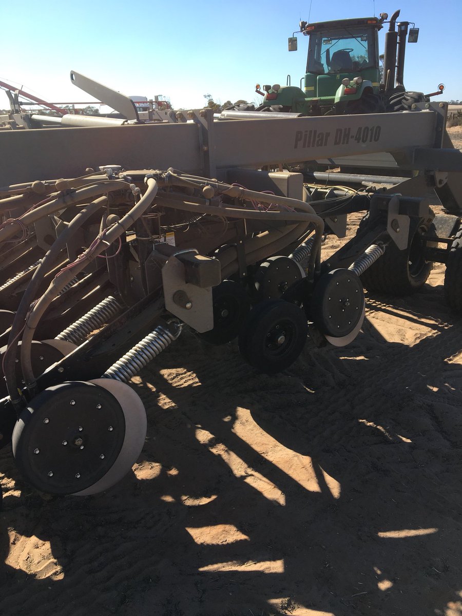 moroney_luke's tweet image. Lucky enough to have a look at the #pillardrill in the flesh. Impressive machine. Very well built. Seedhawk right pillar left in the last photo