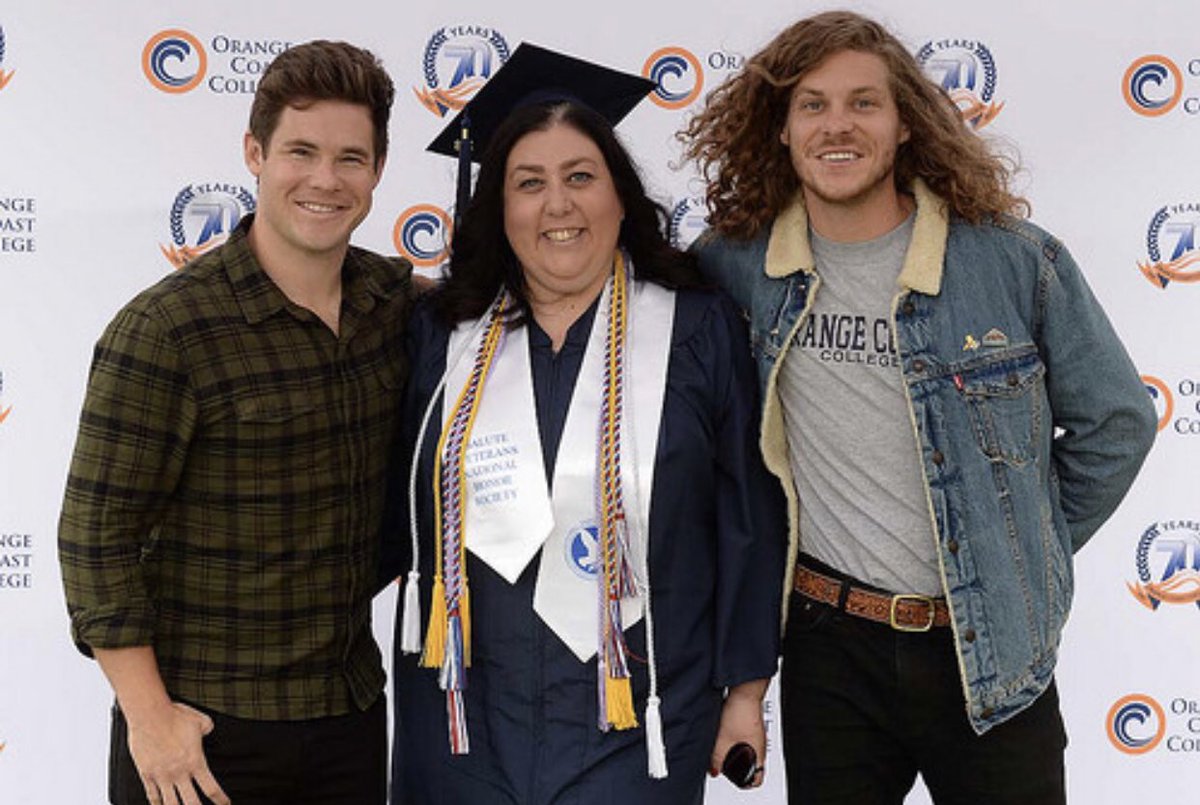 MelinHB's tweet photo. Thanks @ADAMDEVINE &amp; @UncleBlazer and @orangecoast for an amazing commencement I heard you get free tacos. #CoastGrad #OCC #commencement #ClassOf2018🎓 #veteran #mykidsarejealous https://t.co/pJWDvAwkNV