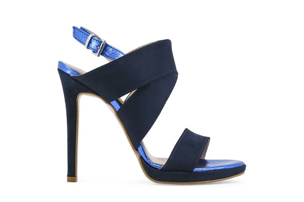 BuyNowIn's tweet photo. #ParisHilton. #Zapatos y #sandalias de #tendencia que brillarán en tu #look.
#moda #modayestilo #modaparafeminas #modafashion #modamujer #modafemenina #modaonline #instafashion #modafashion #tiendaonline #felizviernes #zapatosmujer #buynowin 
https://t.co/78KBTdocib https://t.co/I2AndXVu54