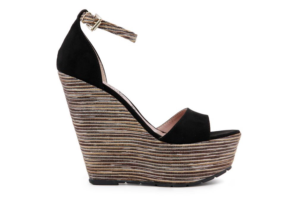 BuyNowIn's tweet photo. #ParisHilton. #Zapatos y #sandalias de #tendencia que brillarán en tu #look.
#moda #modayestilo #modaparafeminas #modafashion #modamujer #modafemenina #modaonline #instafashion #modafashion #tiendaonline #felizviernes #zapatosmujer #buynowin 
https://t.co/78KBTdocib https://t.co/I2AndXVu54