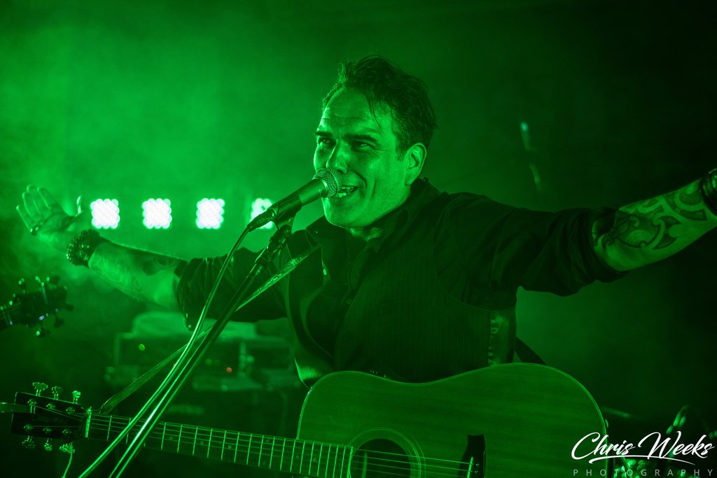 ChrisWeeksPhoto's tweet photo. Everybody Clap. 
.
.
.
 @acousticcouch#greenlight #everybodyclap #loosemoorings #bluesband #bluesandrock #music #livemusic #rockmusic #rock #nightout #bracknell #acousticguitar #tattoos #tattoo #finale #finalgig #gig https://t.co/JMikl88qtm