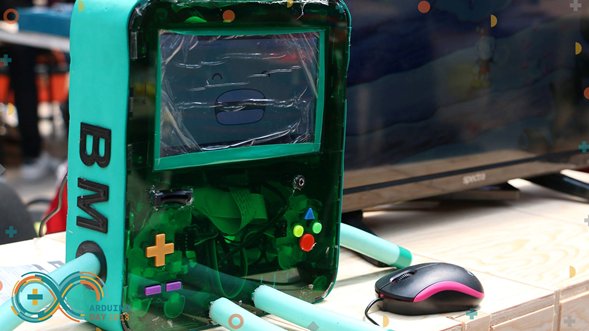 Kipi7's tweet photo. Made this toy for #Arduinod18 with #Udoo @UDOO_Board It Works and has a lot of games. https://t.co/xJ8MbBXzPo