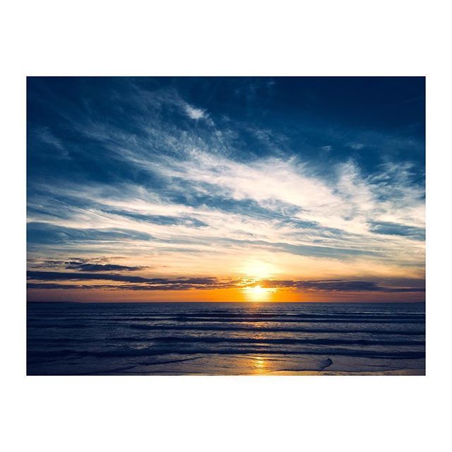 S T R A N D H I L L  S U N S E T S
.
.
.
#home #sligo #strandhill #ireland #sunset #sky #sun #wildatlanticway #surf ift.tt/2kpyEUN