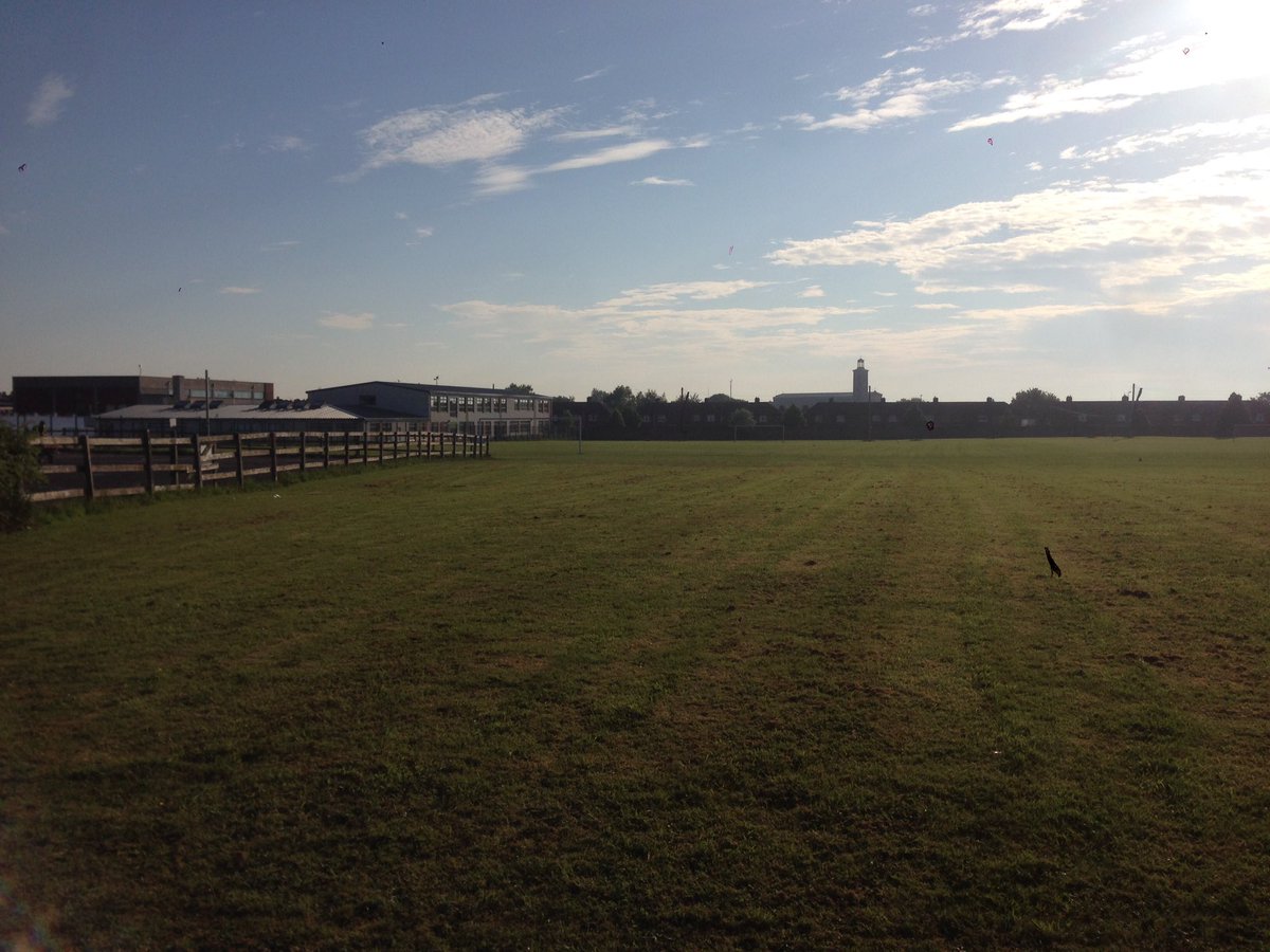 BlueGreenBlack_'s tweet image. What a lovely day to make difference. I am out with @DifferenceDays #differencedays #charityireland