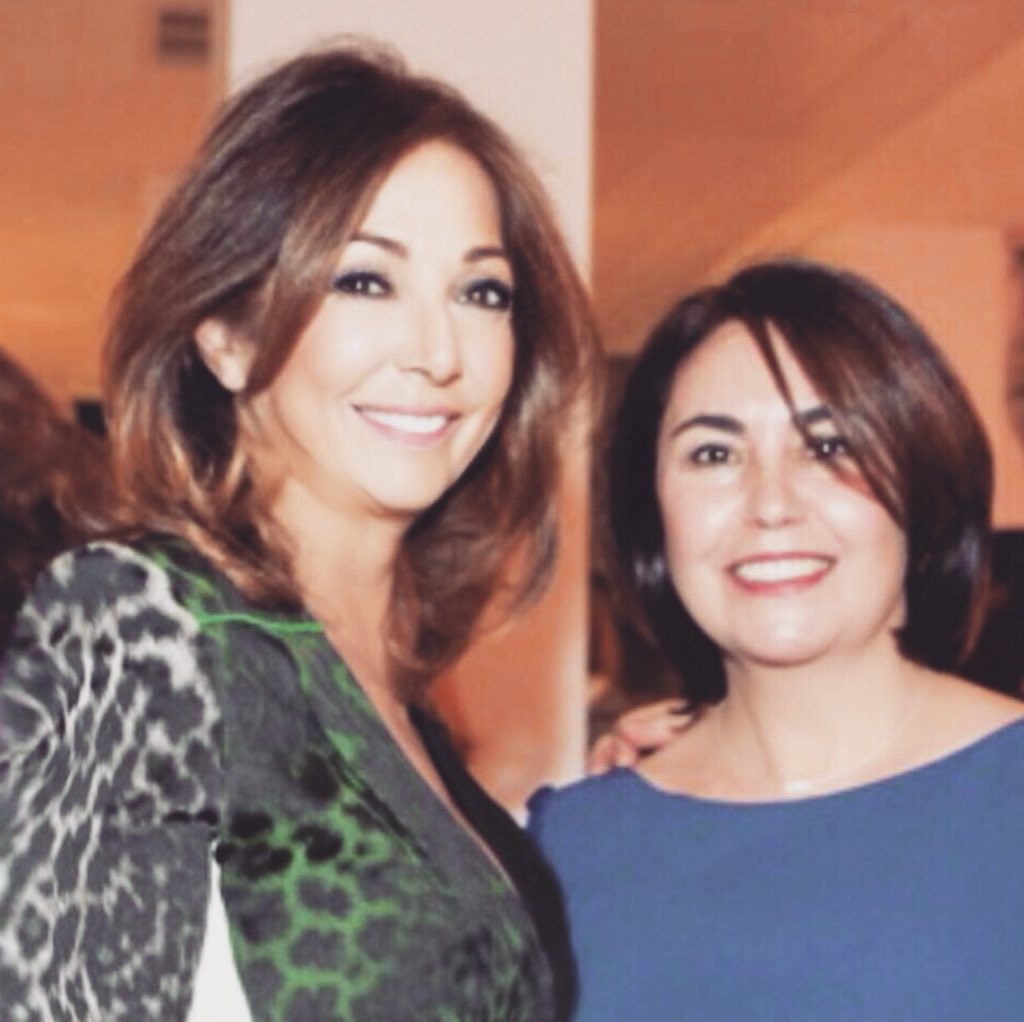 PilarGVa's tweet photo. Qué buenos ratos juntas y cuánto hemos disfrutado haciendo tu maravillosa revista. Trabajar con los más grandes es solo oportunidad de unos pocos y yo he tenido esa suerte. #muyagradecida #hasidounplacer #volveriaarepetir 
#nuevosretos #renovandoilusiones @anarosaq @revistaAR https://t.co/PrDEm5IEi1