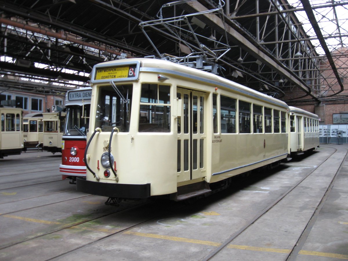VerbanckSteven's tweet photo. Vandaag 50 jaar geleden, op 25 mei 1968, verdween de laatste 'boerentram' @Stad_Antwerpen - @gemSchoten. Tram 61-doorstreept van de #nmvb reed tot de Lindenlei (Schotenhof)
Wanneer terug?
(foto #vlatam @WikiCommons) https://t.co/JGIUlrDNiw