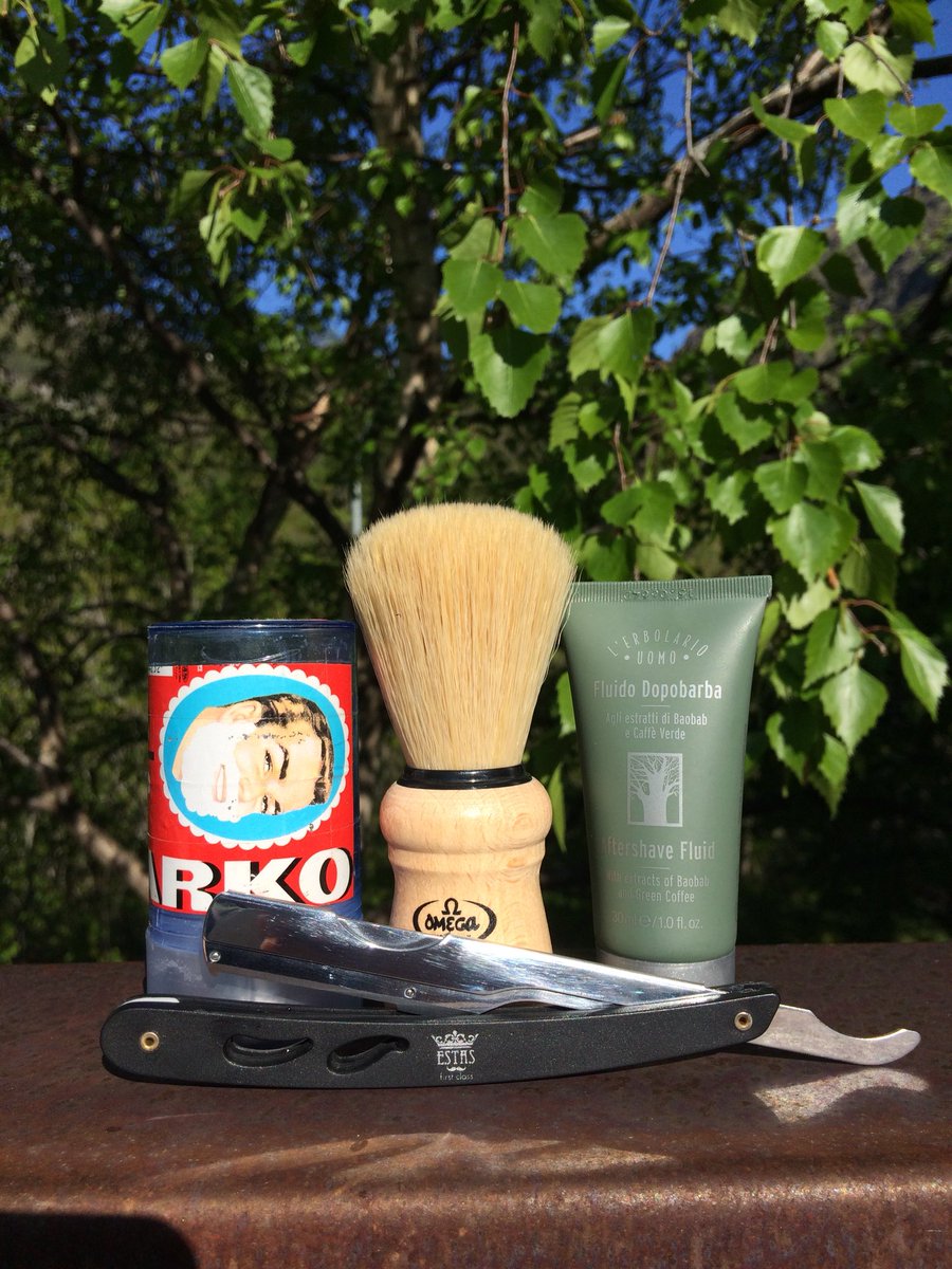 riky_76's tweet photo. Mountain shave, great shave! #sotd #shaveoftheday #omega #sbrush #arko #erbolario #traditional #shavette #vintage #estas #straightrazor https://t.co/6kEPXISYRj