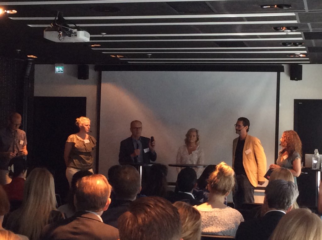 svenskstandard's tweet photo. Vår VD @TIdermark berättar att startups inom #ehälsa behöver arbeta tillsammans med övriga life science-aktörer i världen i branschen för att ta fram internationella standarder så att de kan komma ut snabbare på marknaden. Det behövs gemensamma regler o strukturer @veckansaffarer https://t.co/sBfYcwP0jB