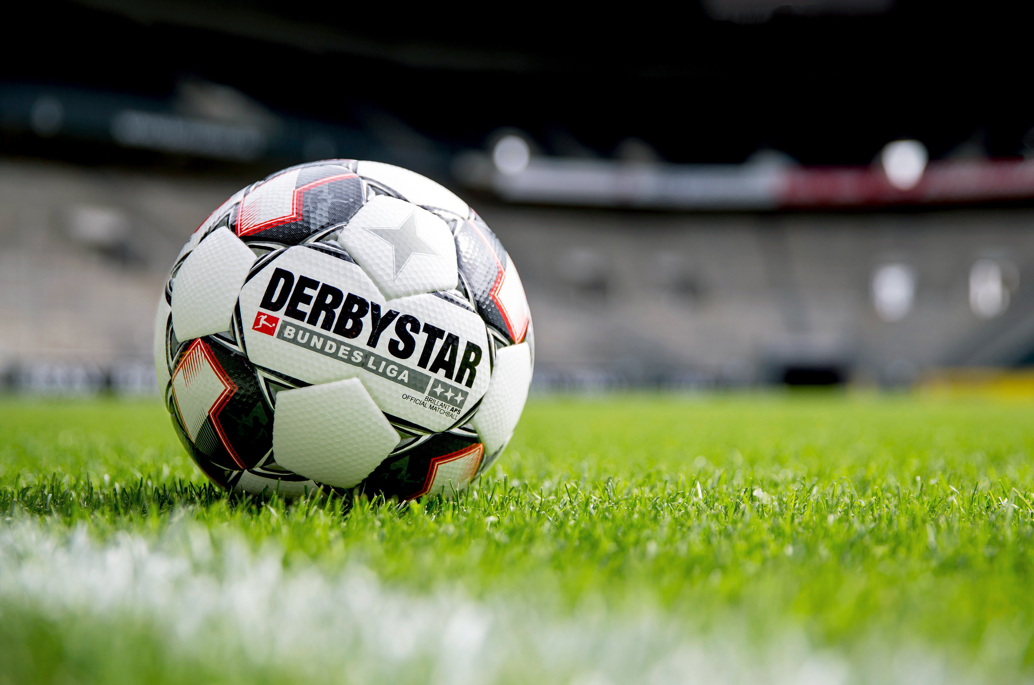 DERBYSTAR on X: #soccer more 👉 #saison1819 DERBYSTAR #2bundesliga #supercup #ball #theball presenting… #matchball #omb BUNDESLIGA Read #football #aps # \