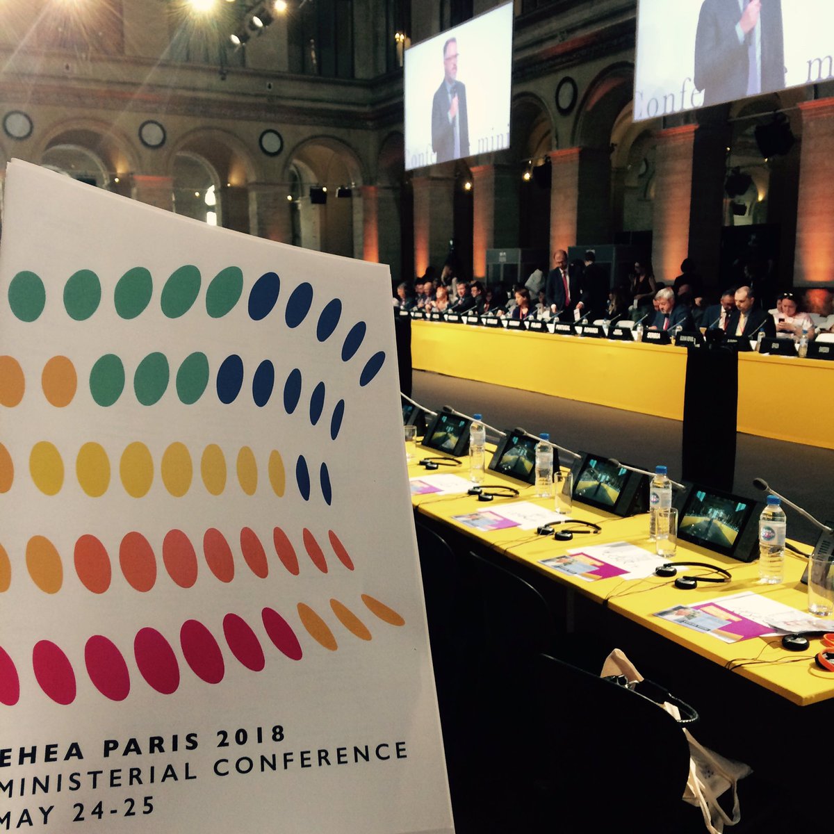 sup_recherche's tweet photo. #EHEAParis2018 Jour 2 à l'issue duquel sera adopté le communiqué de Paris par tous les signataires du #ProcessusDeBologne qui donnera le cap des 3 ans à venir. https://t.co/pXd0CKkA0Q