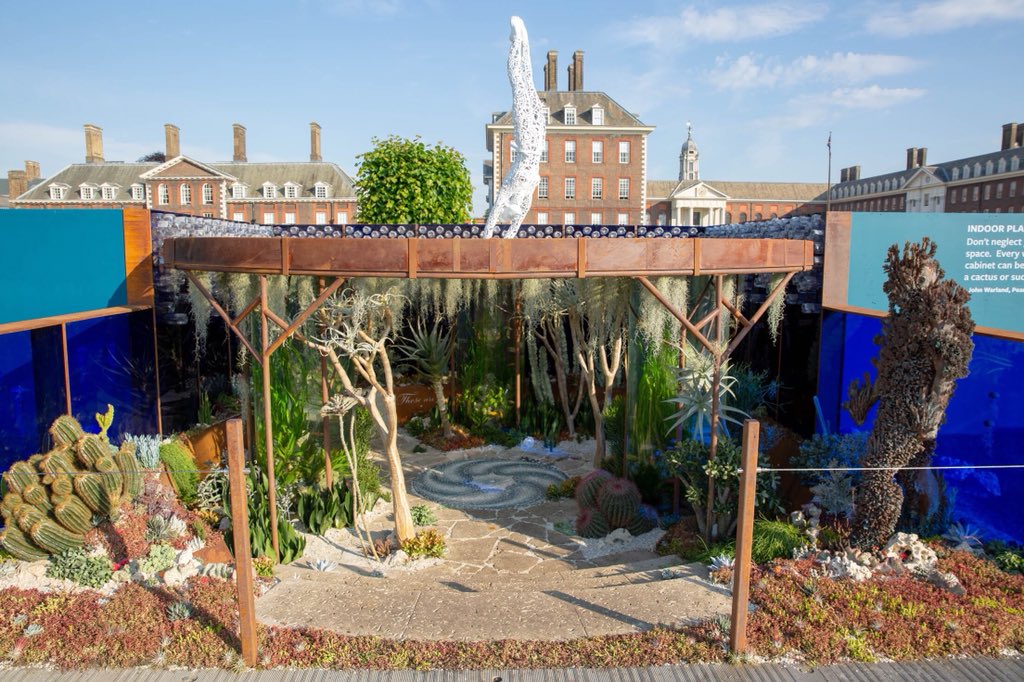pearlfisherlive's tweet photo. It’s the last chance to vote in the @The_RHS People’s Choice Award for your favourite gardens at #ChelseaFlowerShow2018. If you’ve loved #ThePearlfisherGarden please give us a vote in the Space to Grow category. Voting closes in just over an hour! https://t.co/ImGSRWG3up https://t.co/ww0c18AcjR
