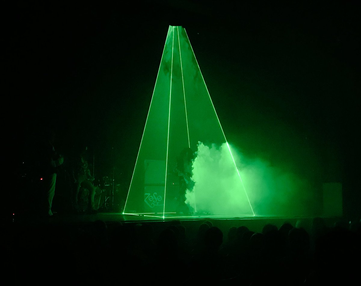 StephanieDarkes's tweet photo. Blown away by last night’s @BootLedZeppelin show at @PrincessTorquay. They’re absolutely on point, from costume to props to theatrics. They’re on tour to July. Go see them if you can >> https://t.co/SGy1KHbMXD. I’ll be going again in Weymouth 🤘 #bootledzeppelin #ledzeppelin https://t.co/yT78r8qv6g