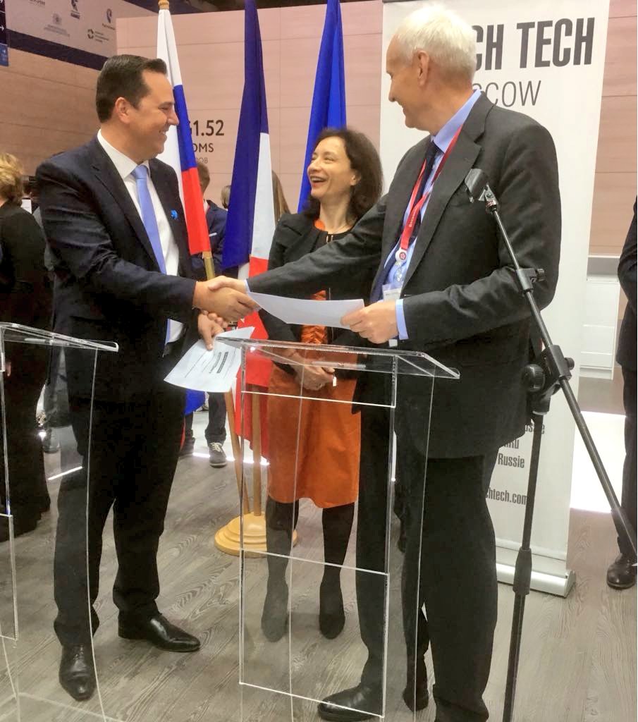 AlexZapolsky's tweet photo. Très heureux d'avoir signé au #SPIEF un partenariat stratégique entre @linagora et la société russe Astosoft dans le domaine de l'intelligence artificielle sous le patronat bienveillant de la Ministre de l'industrie @DelphineGeny
Merci @Bpifrance @businessfrance ! https://t.co/1SA7Q8x6CS