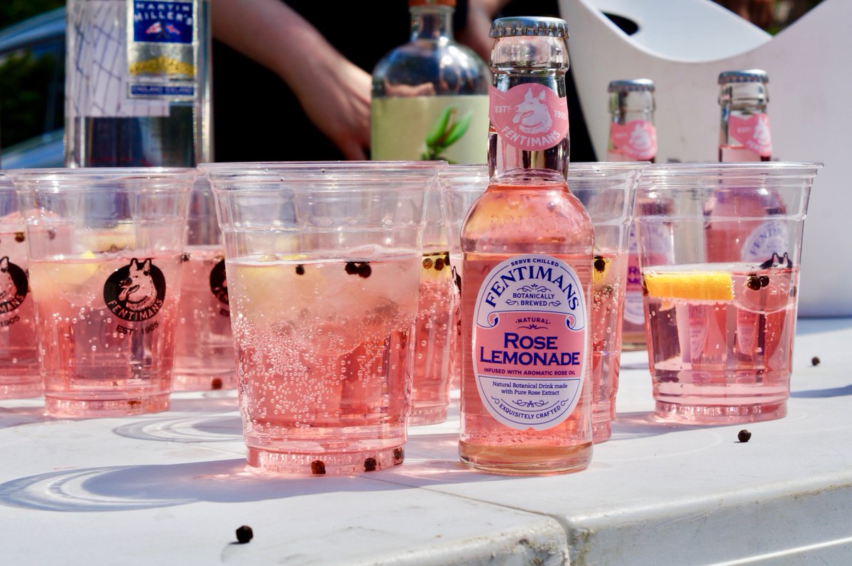 beth_kempster's tweet photo. The Bristol Gin Bus last week was a hoot! Who else loves a pretty g&amp;t? Blog post is up💖https://t.co/m8gFz0Rd9C #GinBus @FoozieBristol @Socialightapp #GRLPOWR #@BBlogRT #bristolblogger https://t.co/TPvBCnkjnZ