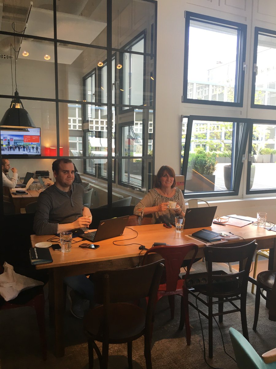 Archetype_DE's tweet image. Aufgrund von Renovierungsarbeiten in unserem #Text100 Büro sind wir temporär umgezogen. Unser Ausweichquartier @ruby_works fördert die #Kommunikation, die #Kreativität und den #Kaffeekonsum. ☕️☕️☕️ #AgencyLife #OpenWorkspace #KeinBaulärmMehr #AllesNeu