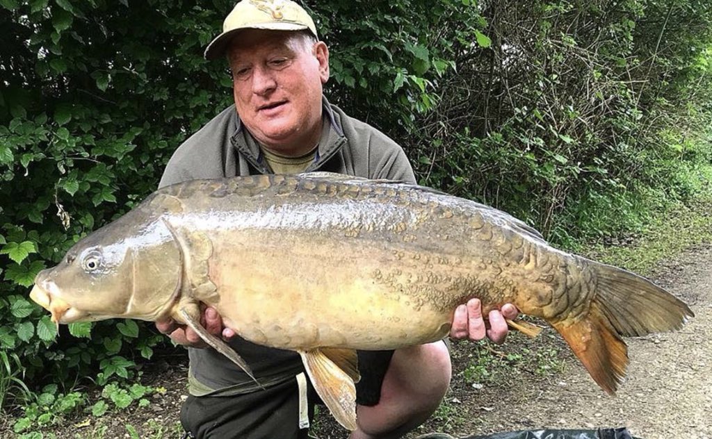 A stunning star burst mirror for Simon this morning 🎣🇫🇷🎣🇫🇷🎣