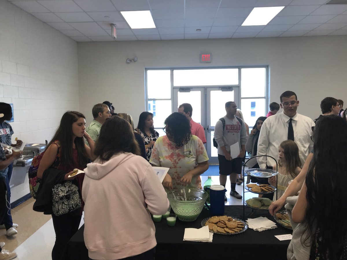 HairrJenna's tweet image. Great morning celebrating our students receiving Departmental Awards and our Junior Marshals!!  Thanks to all that helped make this a successful event!!  #ClevelandProud