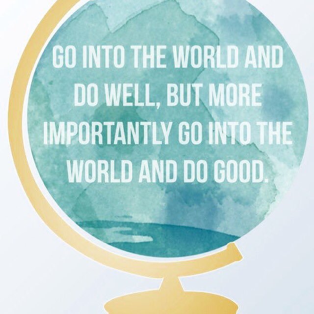 AspasiaAngelou's tweet photo. I saw these two student's posters this morning-- just what we need to read right now: Positivity, Unity & Peace #JMBears #JMFam #ProudPrincipal #BeTheChange #ServantLeader @OKCPS @jmbearsokc @WmStubbs https://t.co/M1PYrmcocX