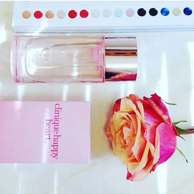 Myfaveperfume's tweet photo. Be Happy with clinique Happy ☺💐 #fragrance #perfume #parfum #parfyme #pink #love #beauty #friday #flowers #clinique #cliniquehappy #happy #happygirl #onlinehop #freegift #fragrancelover #roses #beautyaddict #perfumecollector #perfumeaddict #perfumeco… https://t.co/YxQ0fn1fYs https://t.co/jCvAZ7JmVp