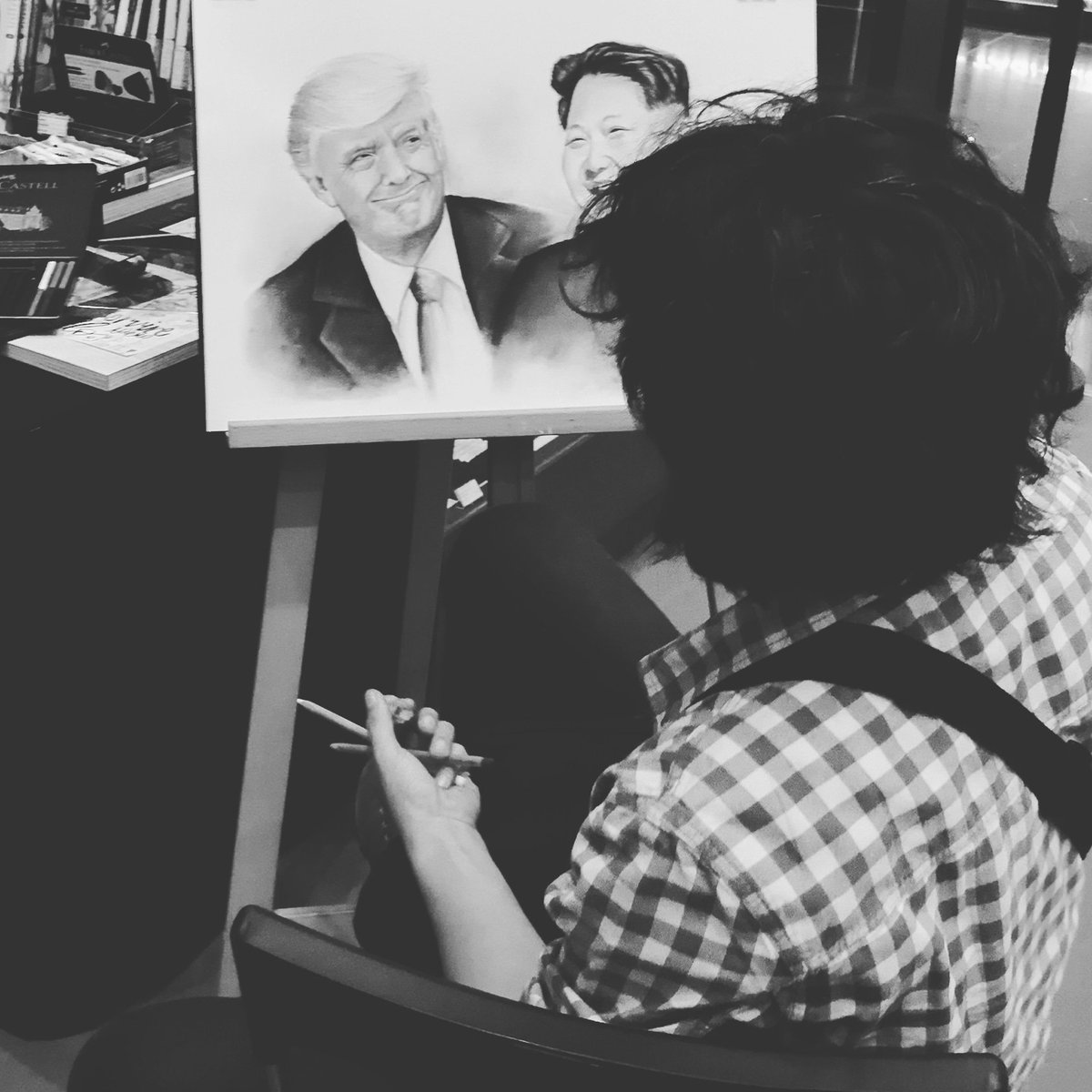 jky_79's tweet photo. @realDonaldTrump Hope this scene is really happen soon.... https://t.co/ceONAYfLO4