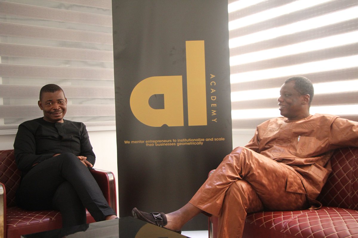ausso_academy's tweet photo. #Flashback:
When the Founder, SIGNAL ALLIANCE, Collins Onuegbu paid us a courtesy visit at the ALA's Entrepreneurs' Hub, last week..
#ALA https://t.co/bK6HIyxjHS