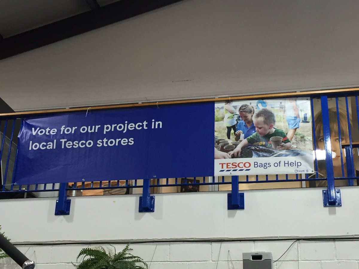 Tescocommunity3's tweet photo. Voting going well in May/June Bags of Help keep voting for your favourite project @CotswoldsFit @BatsfordA #NauntonVillageHall @groundworkuk @Tesco_SouthWest #littlehelpseveryday https://t.co/oAhCSbYuH2