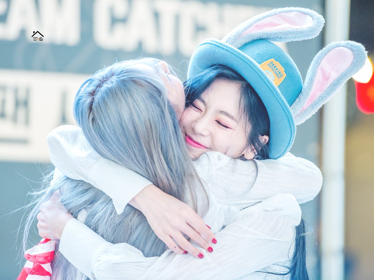 180511 여의도IFC 팬사인회 지유

#드림캐쳐 #지유 #Dreamcatcher #JIU #YOU_AND_I <a href="/hf_dreamcatcher/">드림캐쳐 Dreamcatcher</a>
