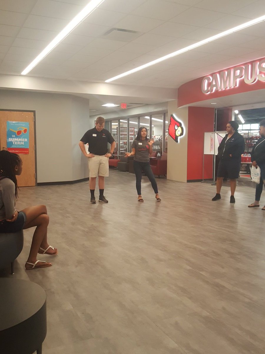 hfaSen18rs's tweet photo. Our wonderful tour guides, Jacob &amp; Elizabeth! #HFAxUofL https://t.co/TSeJ5c89u1