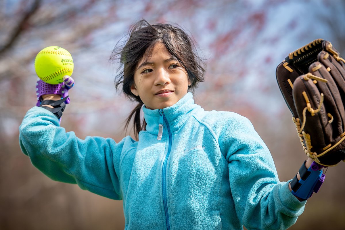NotreDame's tweet photo. A chance meeting between an @ndengineering student and an Uber driver led to a local girl receiving 3D printed hands: https://t.co/cHW5Eemp8j https://t.co/psJIAe0S9p