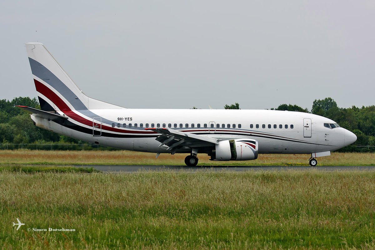 Simentweets's tweet photo. Landing AXY2503 (REG/9H-YES TYP/B735) at Groningen Airport Eelde. King Willem-Alexander is present in this aircraft and he will open "de Ploeg-expositie" https://t.co/w6He1YGHYM