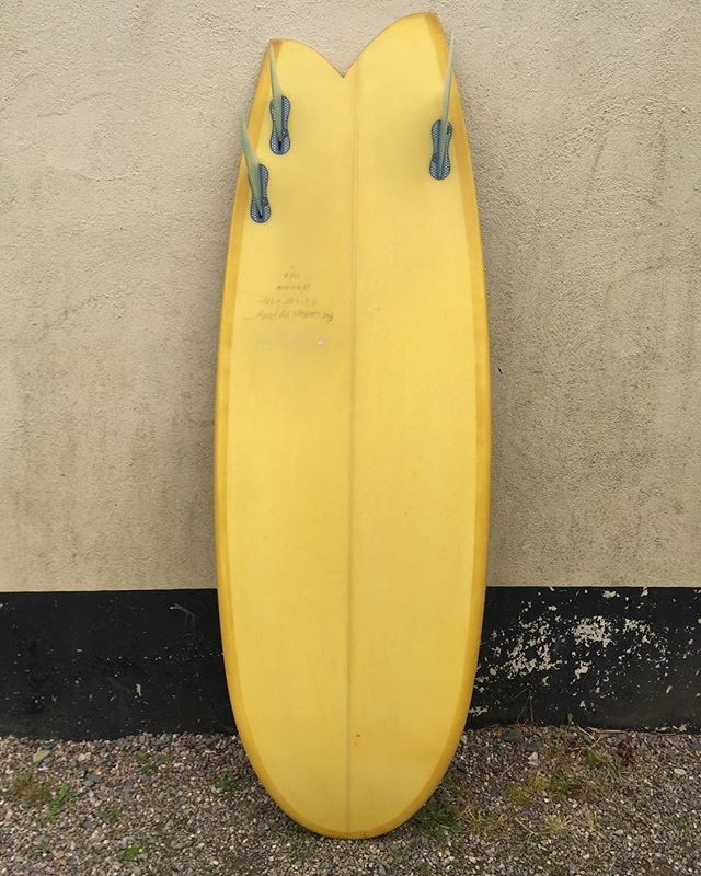Jory04's tweet photo. Beautiful template n’est pas? @gulfstreamsurfboards #asym round nose fish #bestofbritish #handmade #gulfstreamsurfboards #squishedfish #freshfish #surfboard #boardporn https://t.co/dhKNxKKz8W https://t.co/AWnE7Vb2tn