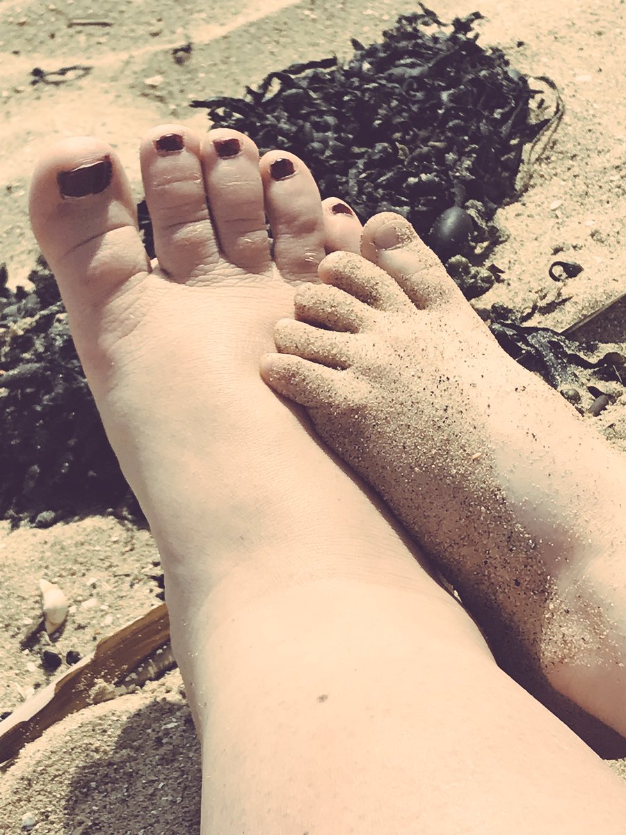 HeatherMunro8's tweet photo. A day of #tranquial #qualitytime #makingmemories in the sun βοΈ #followinfootsteps #imprint #connected #justmeandmygirl https://t.co/C5usAPoSW9