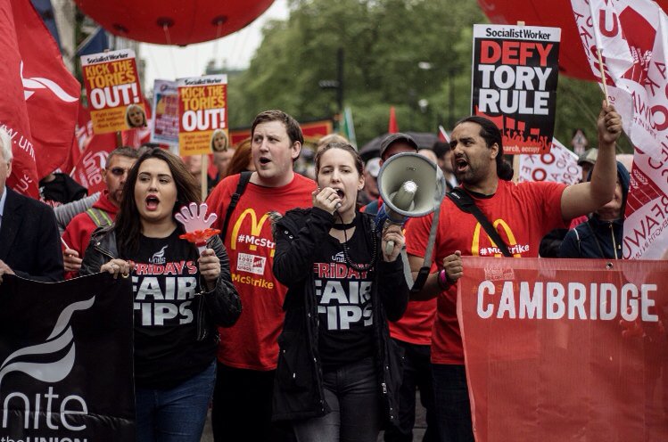 We stand with TGI workers on strike for fair pay &amp; fair tips. Together we will make change #AllEyesOnTGIs #McStrike