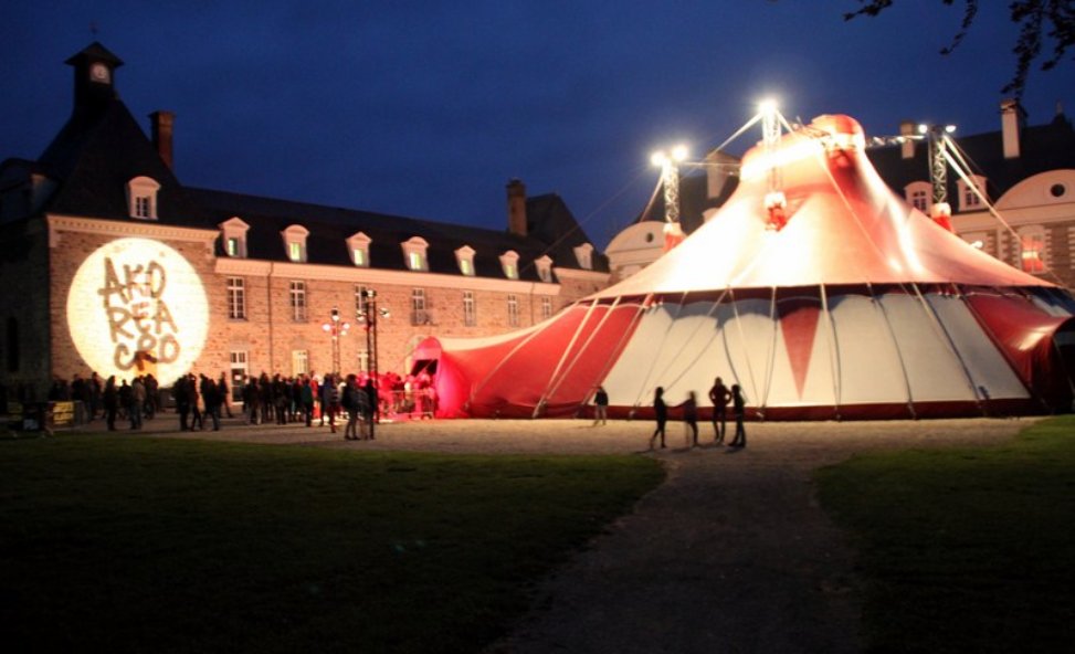 J-7 avant le festival Cirque ou Presque au domaine Le Château des Pères ! 
Informations et réservation au 02.99.37.89.02 ou en ligne : cirqueoupresque.bzh/billetterie/