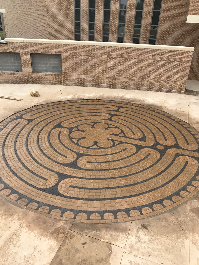 concretepaver1's tweet photo. Gorgeous labyrinth pattern installation at @ArborlawnUMC. Just beautiful. #concretepaverinstall #labyrinth #labyrinthpattern #labyrinthkit #prismenvironmentalgroup https://t.co/G5qUx3I4QI