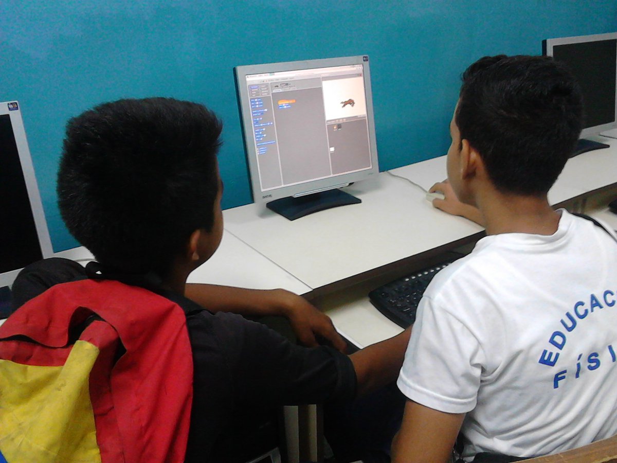 cbitfelixmanuel's tweet photo. Continuando con Scratch en la enseñanza de Robótica en la U.E.E. Felix Manuel Luces
#Miranda 
@vane_prieto 
@JauaMiranda 
@FundabitMirpz https://t.co/hz12BbcUZ3
