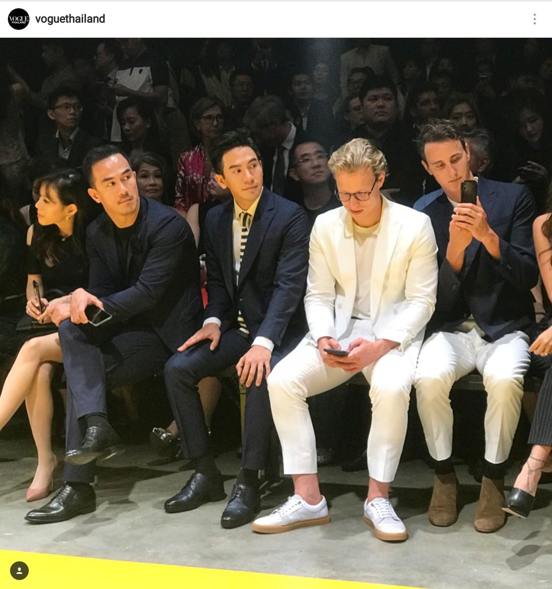 Littleduckizz's tweet photo. His front row look is worth the wait! Always looks good in BOSS outfit #ThisisBOSSxTHanavat #ThisIsBOSS cr.vougethailand instagram https://t.co/kTBvjskglw