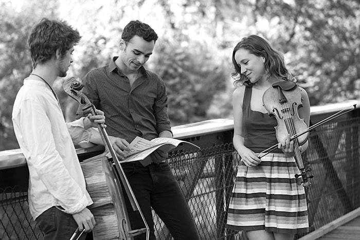 BanqueDesTerr's tweet photo. #Mécénat culturel : lors du 14e Concours international de musique de chambre de #Lyon #CIMCL, le Prix Groupe Caisse des Dépôts a été remis au #TrioHélios, jeune trio violon, violoncelle, piano 🎼 🙌 https://t.co/GOKYtu5YHo https://t.co/luXRSvuza0
