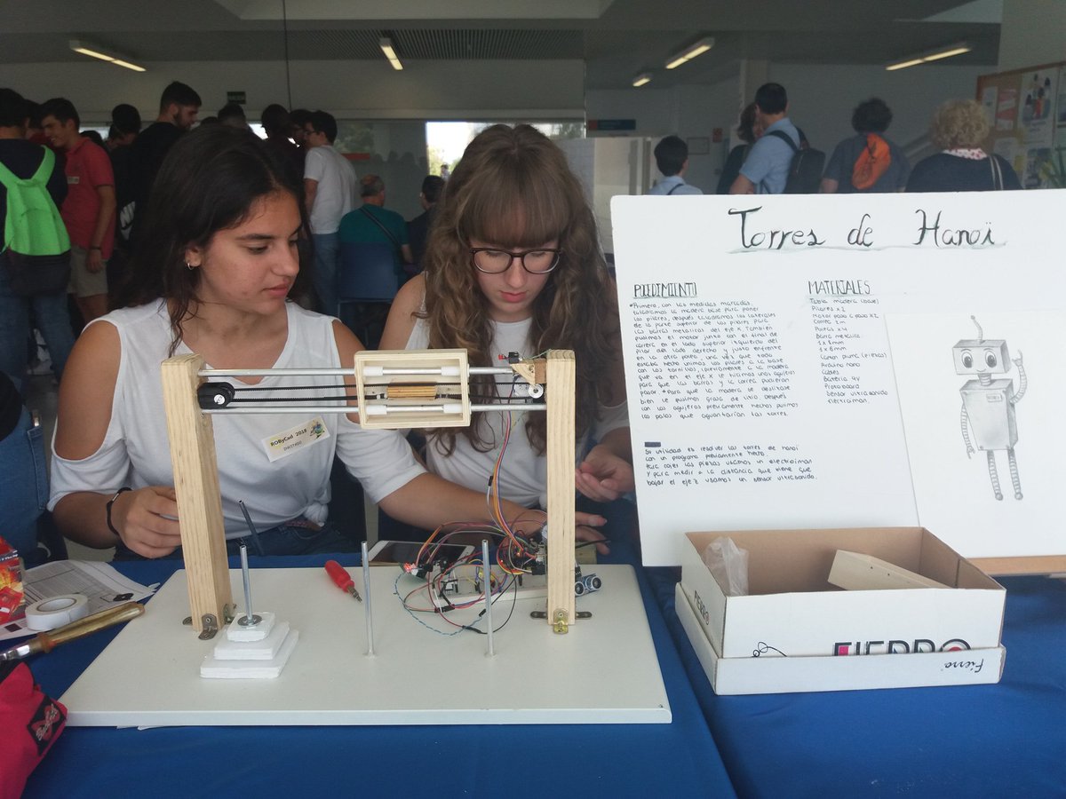 mcyelamo's tweet photo. De #jornadasSTEM2018 a #ROByCad ¡Cuánto nos gustan las #STEM y ver niñas en ellas! @EducaAnd @FormacProfAnd @mar_educa @MartaMachoS https://t.co/0tGmvDBCXz