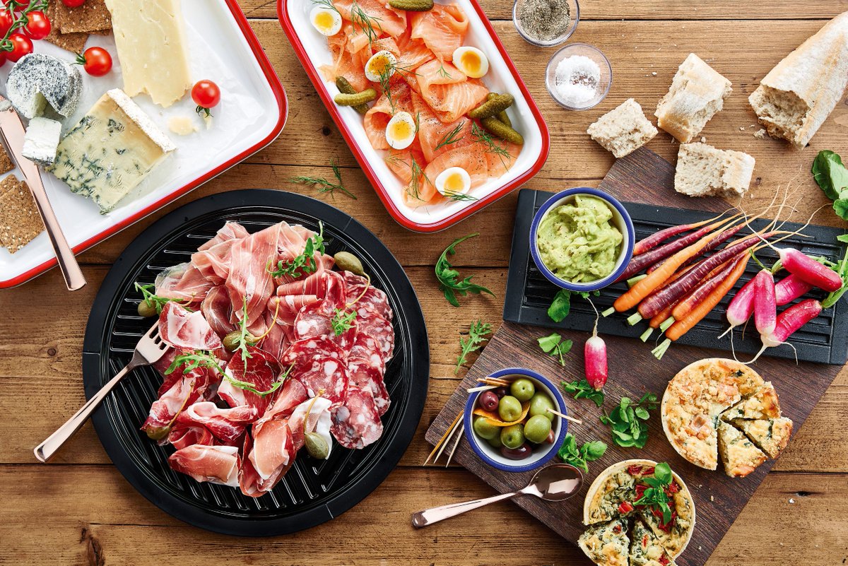 Alvarezmallorca's tweet photo. La colección #Enamelware, de @DalebrookLtd, hace que la resurrección de vajillas de estilo esmaltado sea la adición perfecta a cualquier ambiente de comedor informal. https://t.co/hUoZHXH75U #alvarezmallorca #dalebrook #productcollection #vajilla #restauracion #buffet #horeca https://t.co/5ejmBUwNWf