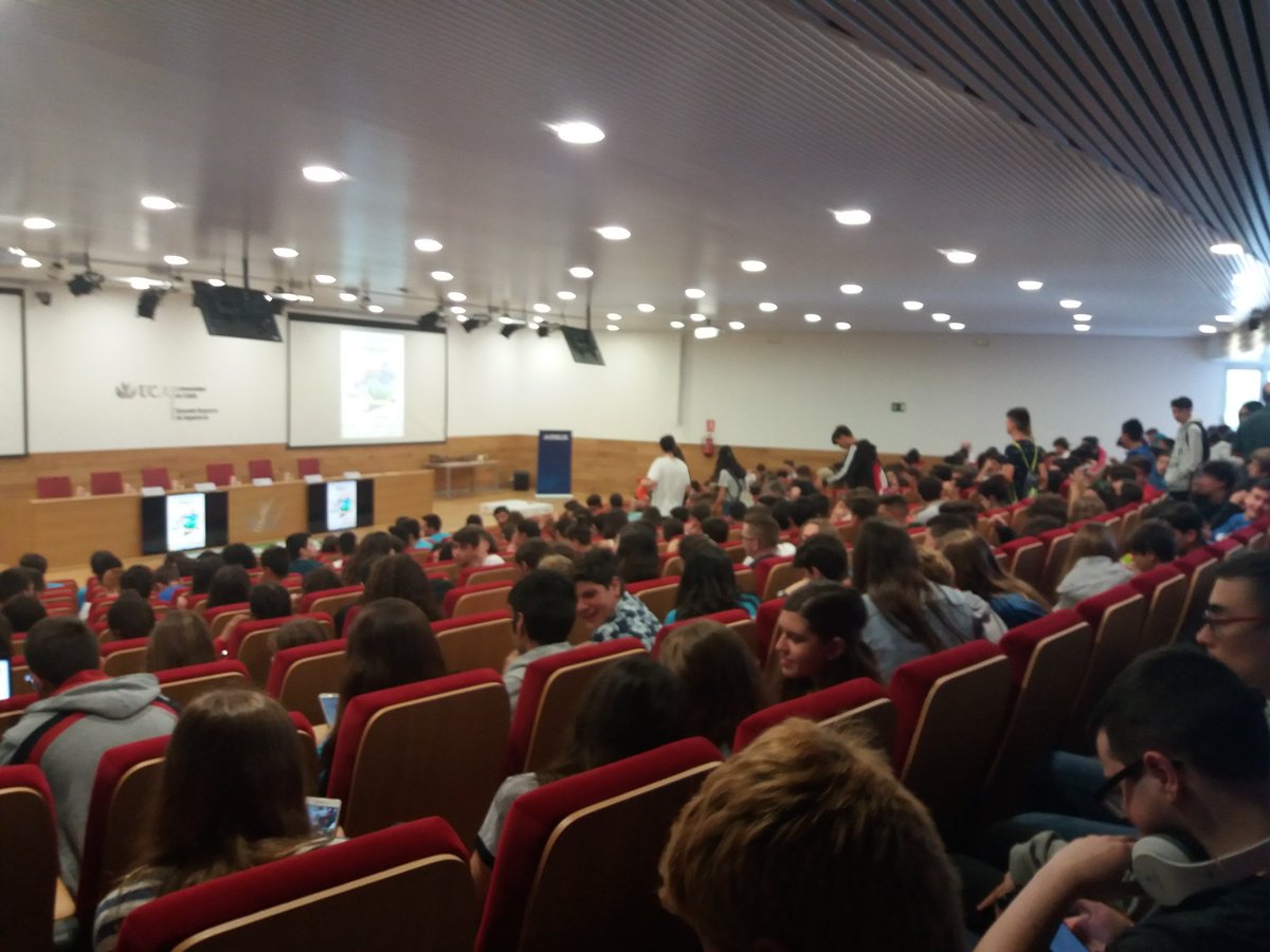 mcyelamo's tweet photo. De #jornadasSTEM2018 a #ROByCad ¡Cuánto nos gustan las #STEM y ver niñas en ellas! @EducaAnd @FormacProfAnd @mar_educa @MartaMachoS https://t.co/0tGmvDBCXz