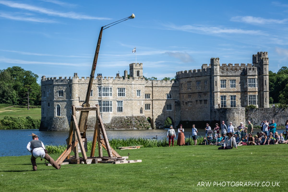 arwphotography's tweet photo. The hour draws near for the Grand Medieval Tournament at @leedscastleuk see you all there... @MedievalSiege #destrier #jousting #trebuchet #armour https://t.co/TTUdn0OLsP