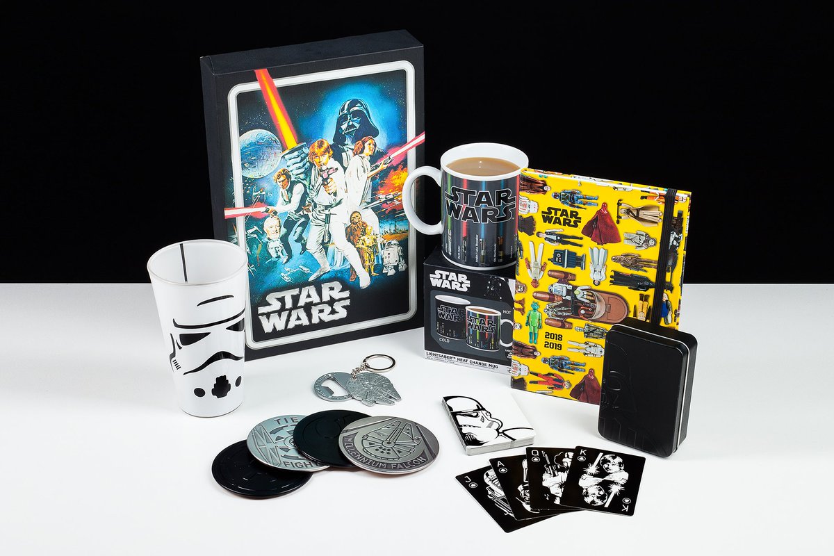 Jackandclan's tweet photo. @paladone @CalendarsUK #COMPETITION TIME! In celebration of the #SoloAStarWarsStory opening weekend! #Win a #StarWarsBundle inc. a mid-year diary from @CalendarsUK just #FOLLOW us both & #RT to #enter! ends Monday at midnight #SoloStarWars #giveaway https://t.co/JmM875vcgH