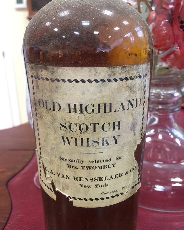 A lot of single malts bottled in the late 19th century or early 20th century didn’t mention any distillery name. It was very common to say “Old Highland Malt”. 

#collectingscotchwhisky #whisky #singlemalt #scotch #oldandrare #whiskyporn