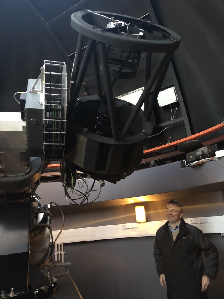 SAgovnews's tweet photo. #MeerLICHT (VIEW FROM INSIDE)
The newly-launched MeerLICHT telescope at the SA Astronomical Observatory outside Sutherland in the Northern Cape https://t.co/qbrmTcktLm